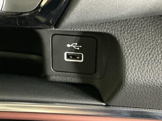 ヴェゼル ｅ：ＨＥＶＰＬａＹ　ドラレコ　ナビ　Ｒカメラ　ブルートゥース　フルセグテレビ　パノラミックルーフ　前後センサー　カーテンエアバック　イモビ　Ａライト　シ－トヒ－タ－　記録簿　衝突軽減装置　ＬＥＤヘッドランプ　ＵＳＢ（21枚目）