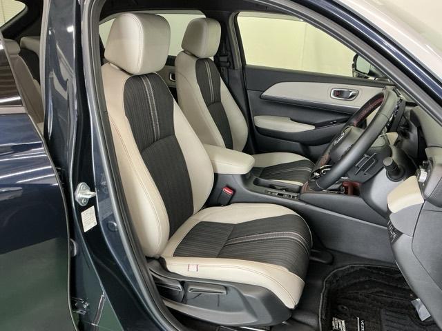 ヴェゼル ｅ：ＨＥＶＰＬａＹ　ドラレコ　ナビ　Ｒカメラ　ブルートゥース　フルセグテレビ　パノラミックルーフ　前後センサー　カーテンエアバック　イモビ　Ａライト　シ－トヒ－タ－　記録簿　衝突軽減装置　ＬＥＤヘッドランプ　ＵＳＢ（27枚目）