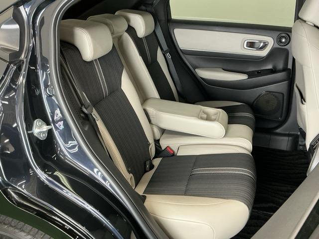 ヴェゼル ｅ：ＨＥＶＰＬａＹ　ドラレコ　ナビ　Ｒカメラ　ブルートゥース　フルセグテレビ　パノラミックルーフ　前後センサー　カーテンエアバック　イモビ　Ａライト　シ－トヒ－タ－　記録簿　衝突軽減装置　ＬＥＤヘッドランプ　ＵＳＢ（28枚目）