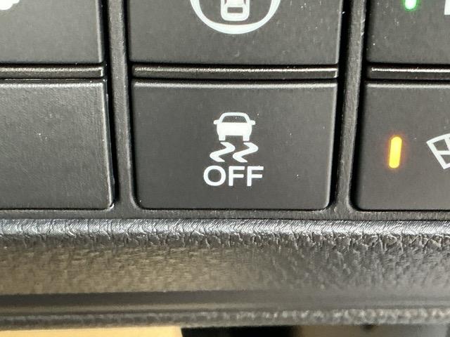 ヴェゼル ｅ：ＨＥＶＰＬａＹ　ドラレコ　ナビ　Ｒカメラ　ブルートゥース　フルセグテレビ　パノラミックルーフ　前後センサー　カーテンエアバック　イモビ　Ａライト　シ－トヒ－タ－　記録簿　衝突軽減装置　ＬＥＤヘッドランプ　ＵＳＢ（31枚目）