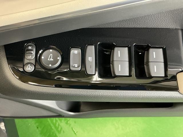 ヴェゼル ｅ：ＨＥＶＰＬａＹ　ドラレコ　ナビ　Ｒカメラ　ブルートゥース　フルセグテレビ　パノラミックルーフ　前後センサー　カーテンエアバック　イモビ　Ａライト　シ－トヒ－タ－　記録簿　衝突軽減装置　ＬＥＤヘッドランプ　ＵＳＢ（57枚目）