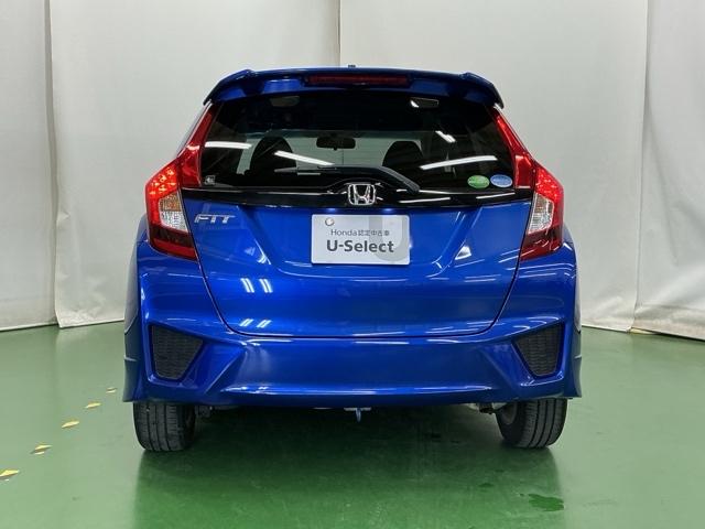 フィット １３Ｇ・Ｓパッケージ　ナビ　ブルートゥース　ＣＤ　ＤＶＤ　フルセグ　ＬＥＤ　イモビライザー　エアコン　スマートキー　キーレス　パワーステアリング　Ｗエアバック　パワーウインドウ　ＥＳＣ　アイドリングストップ　記録簿　ＡＢＳ（9枚目）