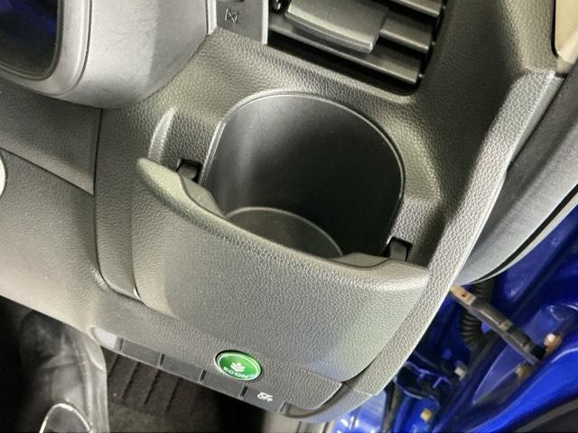 フィット １３Ｇ・Ｓパッケージ　ナビ　ブルートゥース　ＣＤ　ＤＶＤ　フルセグ　ＬＥＤ　イモビライザー　エアコン　スマートキー　キーレス　パワーステアリング　Ｗエアバック　パワーウインドウ　ＥＳＣ　アイドリングストップ　記録簿　ＡＢＳ（15枚目）