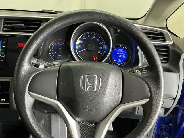 フィット １３Ｇ・Ｓパッケージ　ナビ　ブルートゥース　ＣＤ　ＤＶＤ　フルセグ　ＬＥＤ　イモビライザー　エアコン　スマートキー　キーレス　パワーステアリング　Ｗエアバック　パワーウインドウ　ＥＳＣ　アイドリングストップ　記録簿　ＡＢＳ（18枚目）