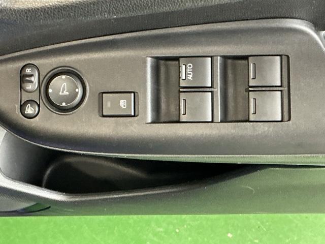 フィット １３Ｇ・Ｓパッケージ　ナビ　ブルートゥース　ＣＤ　ＤＶＤ　フルセグ　ＬＥＤ　イモビライザー　エアコン　スマートキー　キーレス　パワーステアリング　Ｗエアバック　パワーウインドウ　ＥＳＣ　アイドリングストップ　記録簿　ＡＢＳ（54枚目）