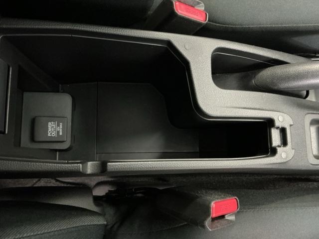 フィット １３Ｇ・Ｓパッケージ　ナビ　ブルートゥース　ＣＤ　ＤＶＤ　フルセグ　ＬＥＤ　イモビライザー　エアコン　スマートキー　キーレス　パワーステアリング　Ｗエアバック　パワーウインドウ　ＥＳＣ　アイドリングストップ　記録簿　ＡＢＳ（57枚目）