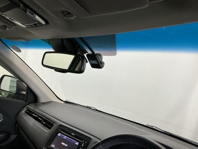 ヴェゼル Ｘ・ホンダセンシング　ドラレコ　Ｒカメラ　ワンセグＴＶ　ＣＤ　ＵＳＢポート　ＬＥＤヘッド　Ｗエアバッグ　リヤカメ　オートエアコン　パワステ　整備記録簿　アクティブクルーズコントロール　盗難防止　ＥＴＣ車載器　Ｄレコ　ＡＢＳ（27枚目）