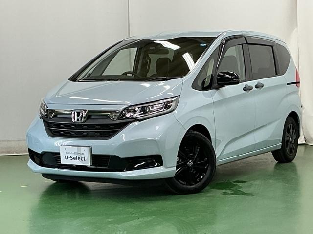 フリード Ｇブラックスタイル　ドラレコ　ナビ　Ｒカメラ　ブルートゥース　シートヒータ　三列シート　イモビ　横滑り防止　両電動スライドドア　記録簿　リアカメラ　オートエアコン　クルコン　フルセグテレビ　キーフリー　スマートキー（10枚目）