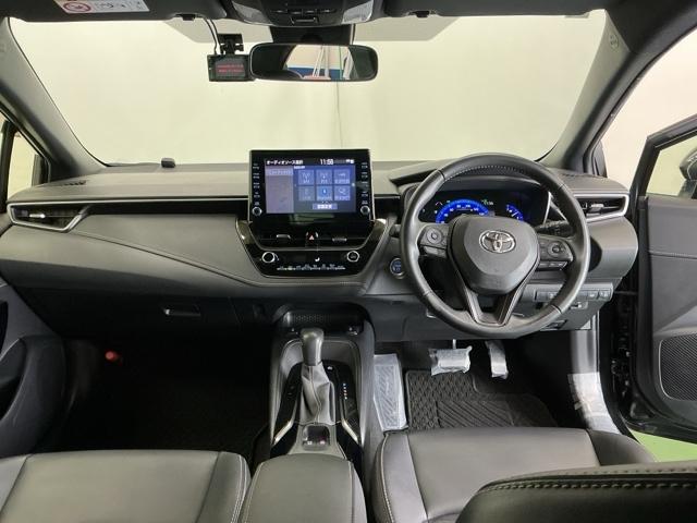 �h���C�o�[�𒆐S�Ɏ��R�Ɏ肪�͂��ʒu�ɂ`�s�Z���N�g���o�[��G�A�R���A�l�X�ȑ���X�C�b�`�Ȃǂ�z�u�A���쐫�ɗD��Ă��܂�