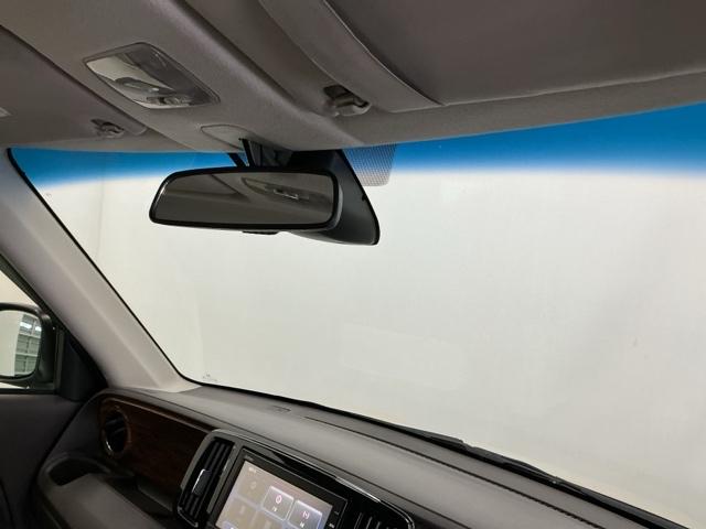 Ｎ－ＯＮＥ セレクト　ナビ　Ｒカメラ　ブルートゥース　ＣＤ　ＥＴＣ　サイドカーテンエアバック　キーレス　整備記録簿　Ｂモニ　ＵＳＢポート　盗難防止装置　Ｗエアバッグ　横滑り防止　パワーウインドウ　エアバッグ　エアコン（27枚目）