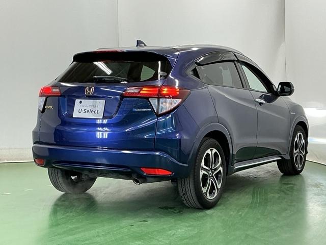 ��^�e�[���Q�[�g�X�|�C���[�����Ńt�H�������X�^�C���b�V���ɂ��Ă��܂��B�������s���ɂ͑��s���萫�\�ɗD��Ă��āA��R��ɂ��傫���v�����܂�