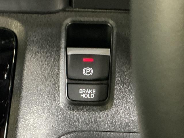 N-BOXカスタム ターボ ナビ Rカメラ ブルートゥース フルセグ 盗難防止システム スマートキープッシュスタート ブレーキサポート サイドエアバック パワーステアリング パーキングセンサー DVD再生可 横滑防止 エアコン(15枚目)