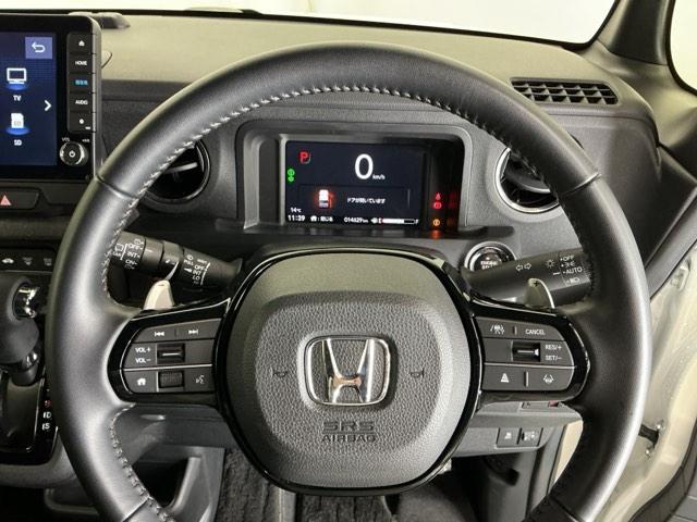 N-BOXカスタム ターボ ナビ Rカメラ ブルートゥース フルセグ 盗難防止システム スマートキープッシュスタート ブレーキサポート サイドエアバック パワーステアリング パーキングセンサー DVD再生可 横滑防止 エアコン(23枚目)