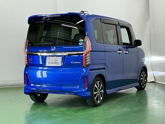 Ｎ－ＢＯＸカスタム Ｇ・Ｌホンダセンシング　ナビ　Ｒカメラ　ブルートゥース　フルセグ　ベンチ　記録簿付き　助手席エアバック　エアＢ　バックアイカメラ　キーフリーシステム　スマートキーＰスタート　クルーズコントロール　盗難防止システム　ＥＳＣ（8枚目）