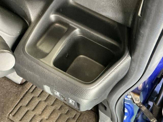 Ｎ－ＢＯＸカスタム Ｇ・Ｌホンダセンシング　ナビ　Ｒカメラ　ブルートゥース　フルセグ　ベンチ　記録簿付き　助手席エアバック　エアＢ　バックアイカメラ　キーフリーシステム　スマートキーＰスタート　クルーズコントロール　盗難防止システム　ＥＳＣ（17枚目）