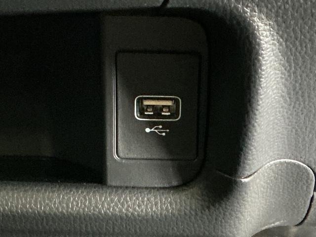 �t�r�a���͒[�q���Ă܂��B�t�r�a��������ڑ����ĉ��y�t�@�C���A�摜�t�@�C���A����t�@�C���Ȃǂ��i�r��ʂŊy���߂܂��@���ꕔ�̃f�B�X�v���C�I�[�f�B�I�A�b�c�`���[�i�[�̏ꍇ�͉��y�t�@�C���݂̂ƂȂ�܂�