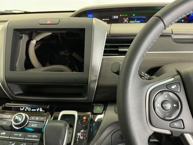 フリードハイブリッド ハイブリッド・Ｇ　ＥＴＣ　ＬＥＤヘッドライト　シートヒーター　レーダーブレーキサポート　イモビ　サイドカーテンエアバック　両側オートスライドドア　キーレス　ＥＳＣ　三列シート　クルーズコントロール　パワーウインドウ（3枚目）