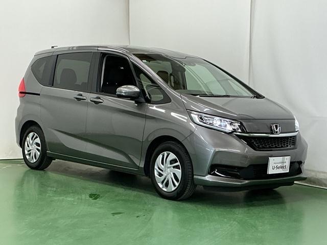 フリード Ｇ・ホンダセンシング　ナビ　Ｒカメラ　ブルートゥース　フルセグ　Ａクルコン　点検記録簿　ダブルエアバック　スマキー　セキュリティ　横滑防止装置　カラーバックモニター　ＬＥＤランプ　エアコン　ＵＳＢ入力　パワーウィンドウ（7枚目）