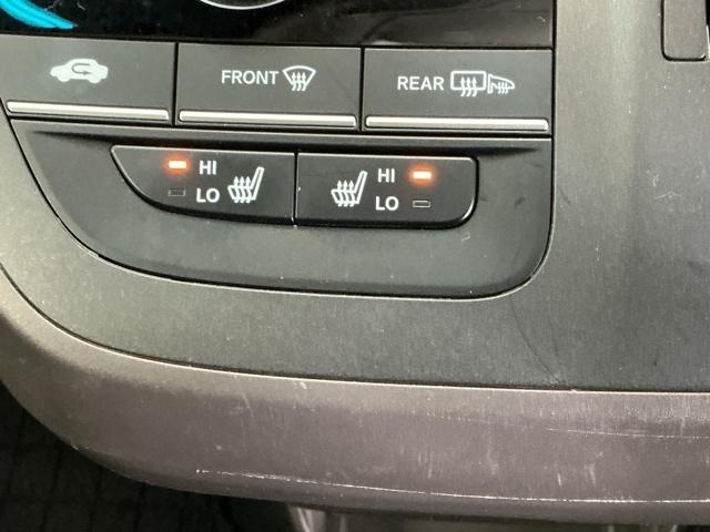 フリード Ｇ・ホンダセンシング　ナビ　Ｒカメラ　ブルートゥース　フルセグ　Ａクルコン　点検記録簿　ダブルエアバック　スマキー　セキュリティ　横滑防止装置　カラーバックモニター　ＬＥＤランプ　エアコン　ＵＳＢ入力　パワーウィンドウ（14枚目）