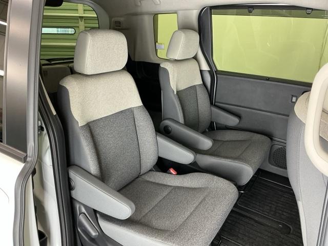 フリード エアー　ナビ　Ｒカメラ　ブルートゥース　フルセグ　エコモード　スマ－トキ－　左右電動スライドドア　衝突軽減システム　パワーウィンドウ　オートクルーズコントロール　横滑り防止　サイドカーテンエアバック　ＵＳＢ（24枚目）