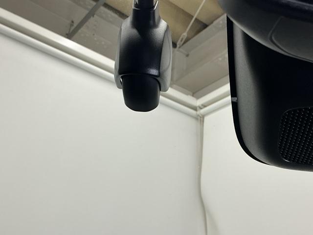 ヴェゼル ｅ：ＨＥＶＺ　ドラレコ　ナビ　Ｒカメラ　ブルートゥース　スマートキー＆プッシュスタート　サイドＳＲＳ　イモビ　地デジ　Ｂカメ　キーレスエントリー　Ｃソナー　ＵＳＢポート　ＰＳ　ＬＥＤライト　シートヒータ　点検記録簿（13枚目）