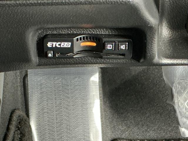 ヴェゼル ｅ：ＨＥＶＺ　ドラレコ　ナビ　Ｒカメラ　ブルートゥース　スマートキー＆プッシュスタート　サイドＳＲＳ　イモビ　地デジ　Ｂカメ　キーレスエントリー　Ｃソナー　ＵＳＢポート　ＰＳ　ＬＥＤライト　シートヒータ　点検記録簿（15枚目）