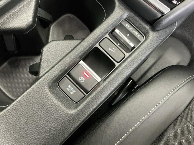 ヴェゼル ｅ：ＨＥＶＺ　ドラレコ　ナビ　Ｒカメラ　ブルートゥース　スマートキー＆プッシュスタート　サイドＳＲＳ　イモビ　地デジ　Ｂカメ　キーレスエントリー　Ｃソナー　ＵＳＢポート　ＰＳ　ＬＥＤライト　シートヒータ　点検記録簿（18枚目）