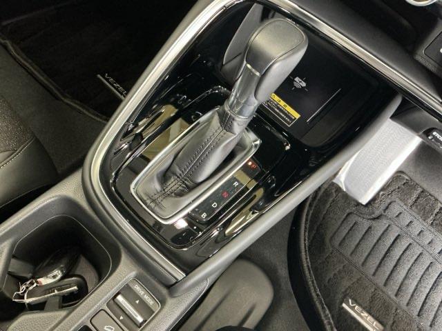 ヴェゼル ｅ：ＨＥＶＺ　ドラレコ　ナビ　Ｒカメラ　ブルートゥース　スマートキー＆プッシュスタート　サイドＳＲＳ　イモビ　地デジ　Ｂカメ　キーレスエントリー　Ｃソナー　ＵＳＢポート　ＰＳ　ＬＥＤライト　シートヒータ　点検記録簿（19枚目）