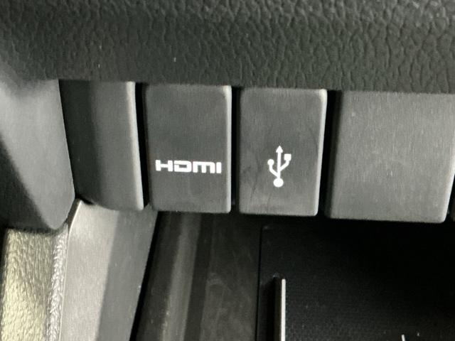 �t�r�a���͒[�q���Ă܂��B�t�r�a��������ڑ����ĉ��y�t�@�C���A�摜�t�@�C���A����t�@�C���Ȃǂ��i�r��ʂŊy���߂܂��@���ꕔ�̃f�B�X�v���C�I�[�f�B�I�A�b�c�`���[�i�[�̏ꍇ�͉��y�t�@�C���݂̂ƂȂ�܂�