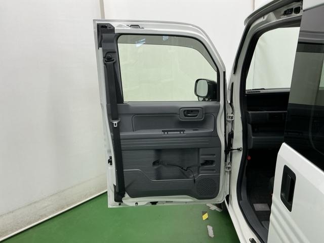 Ｎ－ＶＡＮ Ｇ・ホンダセンシング　ＡＭ／ＦＭチューナー　ＥＴＣ　整備記録簿　レーンキープＡ　横滑防止　キ－レス　パワーウインドー　オートハイビーム　ＰＳ　ＡＡＣ　イモビライザー　ＡＢＳ付き　運転席エアバッグ　衝突安全ボディ（45枚目）