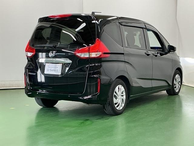 フリード Ｇ・ホンダセンシング　ナビ　Ｒカメラ　ブルートゥース　フルセグ　点検記録簿　追従走行　電動ミラー　ダブルエアバック　ＬＫＡ　スマキー　セキュリティ　横滑防止装置　カラーバックモニター　Ｂｌｕｅｔｏｏｔｈ　ＬＥＤランプ（8枚目）