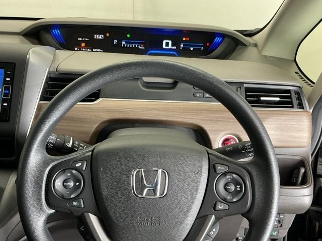 フリード Ｇ・ホンダセンシング　ナビ　Ｒカメラ　ブルートゥース　フルセグ　点検記録簿　追従走行　電動ミラー　ダブルエアバック　ＬＫＡ　スマキー　セキュリティ　横滑防止装置　カラーバックモニター　Ｂｌｕｅｔｏｏｔｈ　ＬＥＤランプ（23枚目）