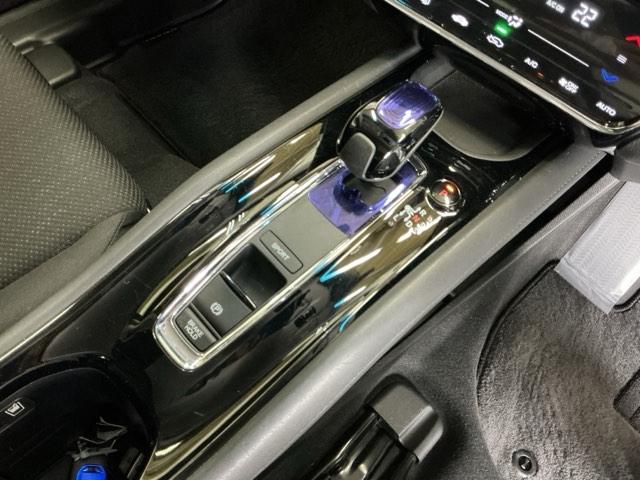 ヴェゼル ハイブリッドＸ　ナビ　Ｒカメラ　ブルートゥース　フルセグ　Ｂｌｕｅｔｏｏｔｈ音楽　スマキー　電動格納ドアミラー　キーレス　記録簿付　Ａストップ　ＶＳＡ　ＰＳ　ＡＡＣ　衝突安全ボディ　パワーウインドウ　サイドエアバッグ（16枚目）