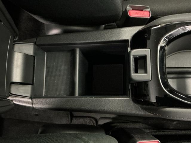 ヴェゼル ハイブリッドＸ　ナビ　Ｒカメラ　ブルートゥース　フルセグ　Ｂｌｕｅｔｏｏｔｈ音楽　スマキー　電動格納ドアミラー　キーレス　記録簿付　Ａストップ　ＶＳＡ　ＰＳ　ＡＡＣ　衝突安全ボディ　パワーウインドウ　サイドエアバッグ（43枚目）