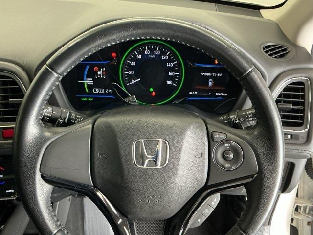 ヴェゼル ハイブリッドＸ　ナビ　Ｒカメラ　ブルートゥース　フルセグ　Ｂｌｕｅｔｏｏｔｈ音楽　スマキー　電動格納ドアミラー　キーレス　記録簿付　Ａストップ　ＶＳＡ　ＰＳ　ＡＡＣ　衝突安全ボディ　パワーウインドウ　サイドエアバッグ（44枚目）