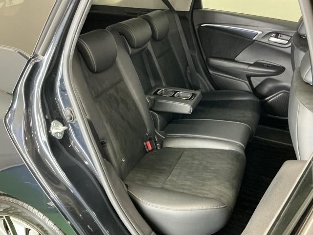 �t���b�g�ȏ��ƕG���⓪��X�y�[�X�ȂǏ\���ȍL��������܂�