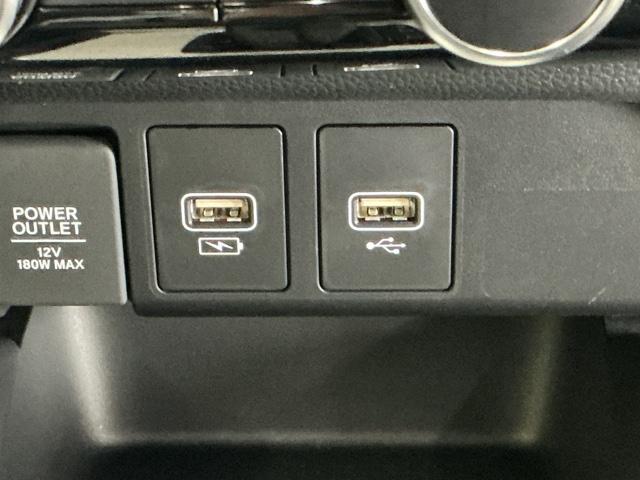 �t�r�a���͒[�q���Ă܂��B�t�r�a��������ڑ����ĉ��y�t�@�C���A�摜�t�@�C���A����t�@�C���Ȃǂ��i�r��ʂŊy���߂܂��@���ꕔ�̃f�B�X�v���C�I�[�f�B�I�A�b�c�`���[�i�[�̏ꍇ�͉��y�t�@�C���݂̂ƂȂ�܂�