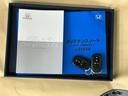 メンテナンスノート【点検整備記録簿・保証書】、取説も揃ってます。スマートキーはバッグなどにしまったままボタン操作でエンジンの始動・停止ができて大変便利です