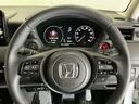 ステアリング右手側に安全運転支援機能のホンダセンシングをコントロールするスイッチ、左手側にオーディオ関連のコントロールスイッチを配置、視線を逸らすことなく運転に集中できます