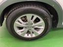 純正アルミホイールです。足元が引き立つので、車全体のイメージがアップしますよ!
