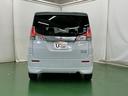 プライバシーガラスが装備されています。外を見るときには気にならずに、後方車両からは車内が見えにくくなってます