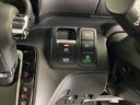 パーキングブレーキはスマートな電子制御式と合わせて渋滞時等にブレーキペダルから足を離しても停車状態を保持してくれるオートブレーキホールド機能で運転が楽になります。スタートはアクセルペダルを踏むだけ
