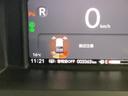 ベースグレード　ドラレコ　ナビ　Ｒカメラ　ブルートゥース　ＵＳＢ接続　ＣＭＢＳ　Ｄレコ　ベンチシート　オートエアコン　スマートキ　ＬＥＤ　盗難防止装置　クルコン　ＥＴＣ　バックカメラ　フルセグＴＶ　パワーステアリング（16枚目）