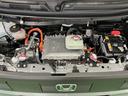 エンジンルームもきれいにクリーニングしています、きれいなエンジンだからこそ丁寧なメンテナンスが行き届きます