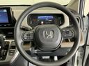 ホンダ純正メモリーナビ搭載なので、遠方へのドライブもお任せ下さい！ステアリング左手側にオーディオ関連のコントロールスイッチを配置しています。操作時は視線を逸らすことなく運転に集中できます