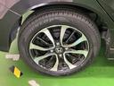 純正アルミホイールです。足元が引き立つので、車全体のイメージがアップしますよ!