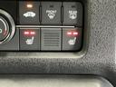 運転席/助手席シートヒーターで寒い日もすぐに温かくなり快適に過ごせます。2段階の温度調整が可能です