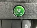 ＥＣＯＮスイッチ操作でエンジンやミッション、エアコンなどを総合的に制御、燃費をよくするようクルマが頑張ります。