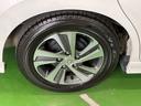 純正アルミホイールです。足元が引き立つので、車全体のイメージがアップしますよ!