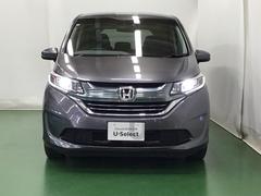 ＬＥＤヘッドライトを装備しています。ＬＥＤヘッドライトはとても明るく、雨の日や夜間走行も安全・安心です。オートライトコントロール付きで周囲の明るさに応じて自動で点灯・消灯します 6